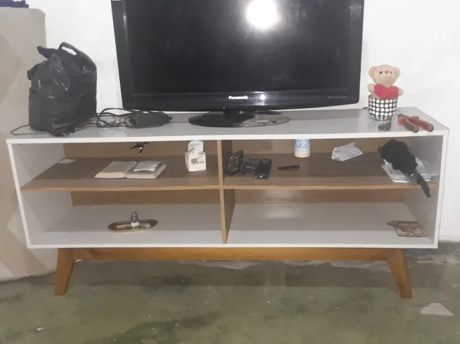 Bem conservado esse rack