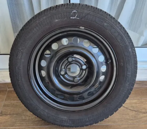 Roda + Pneu Goodyear Eagle NCT5 Meia-Vida + Calota Aro 14 Chevrolet Prisma 