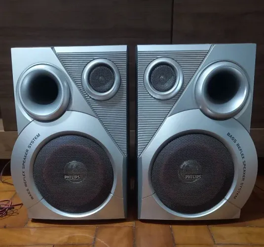 Caixas de som semi novas. Valor 70 reais