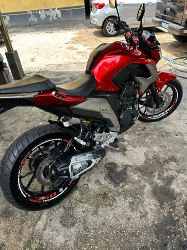 Fazer 250 em estado de nova 