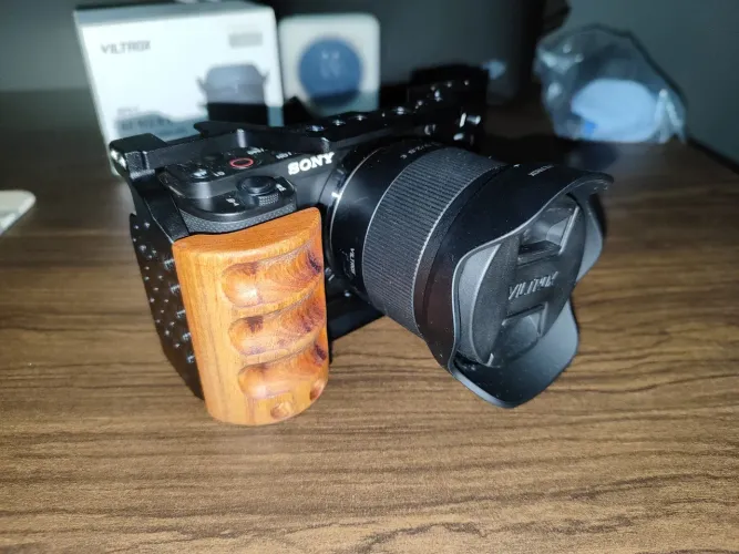 ? Sony ZV-E10 + Viltrox 9mm + Kit Completo ? Praticamente sem uso