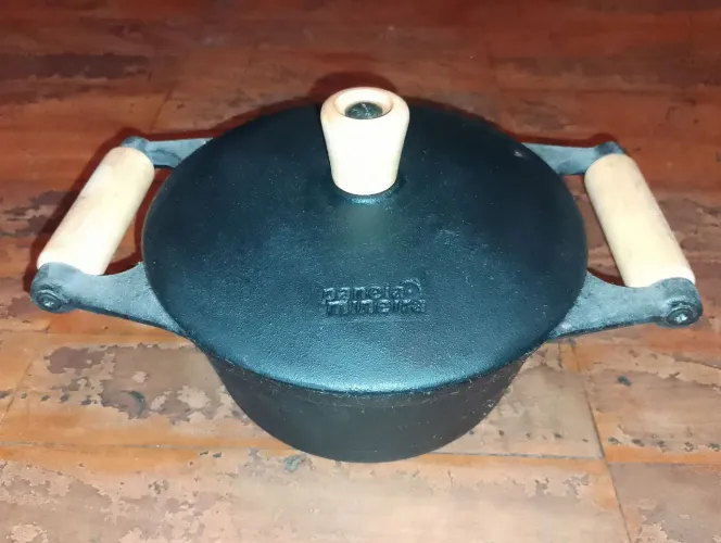 Panela de ferro mineira 