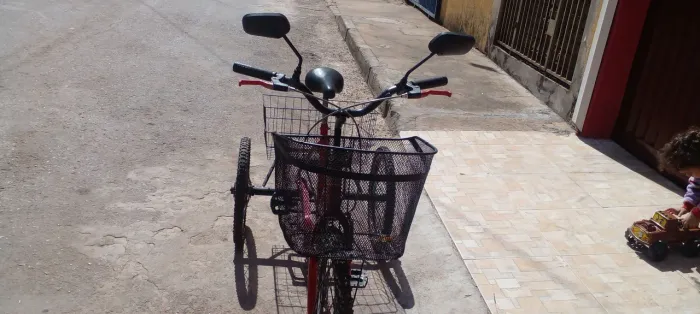 Vende-se bicicleta.