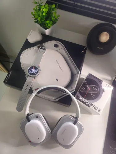 KIT Nothing: Nothing Headphone (a) + CFM Watch Pro 2 