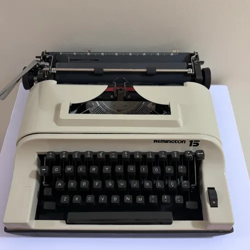 Máquina de Escrever Remington 15 - Funcionando (Teclado PT)