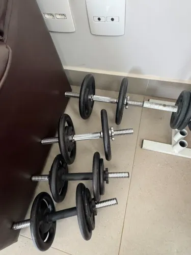 Kit Musculação Ferro Fundido 44kg Barras Suporte BH