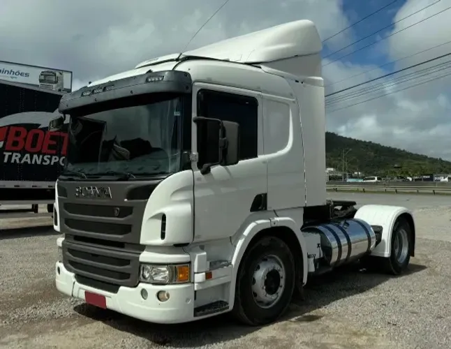 Scania P360 4x2 Ano 2014