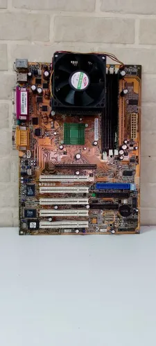 Placa-mãe de computador modelo Asus A7S333 (Leia a descrição abaixo)