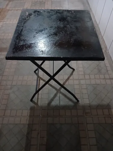 Vendo mesa de ferro dobrável