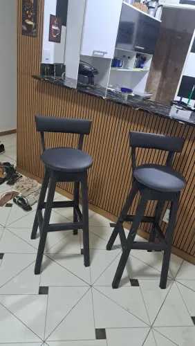 Banqueta em ótimo estado