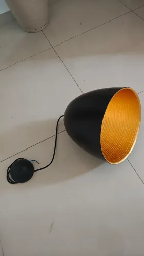 Lustre / Luminária de aço e alumínio. Grande, pendente e novíssima. 
