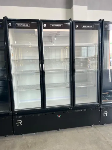 Geladeira expositora 3 portas auto serviço para resfriados nova pronta entrega