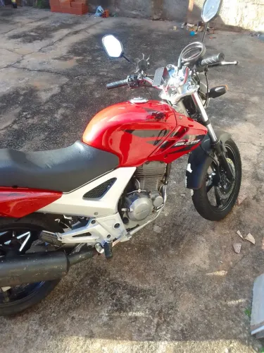 Cbx twister vende se ou troco por moto menor cilindrada