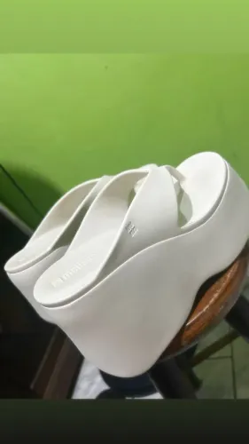 Vendo Sandália Melissa