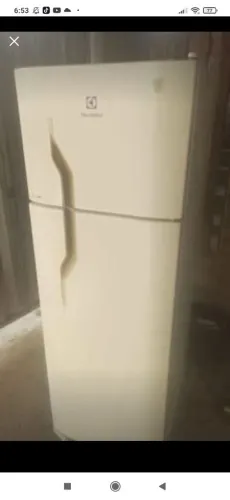 Vendo geladeira gelo seco280 litros