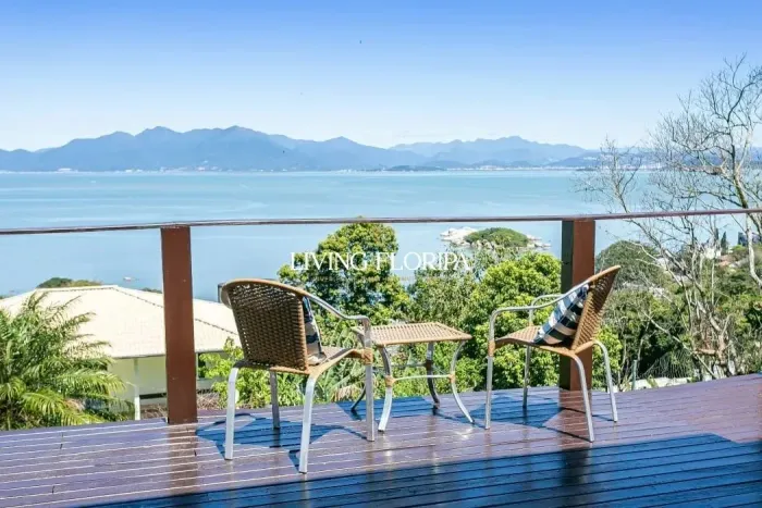 Casa à venda com vista deslumbrante para a baia, 3 suítes - José Mendes,Florianópolis SC