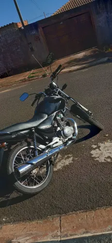 Titan 150 ES
