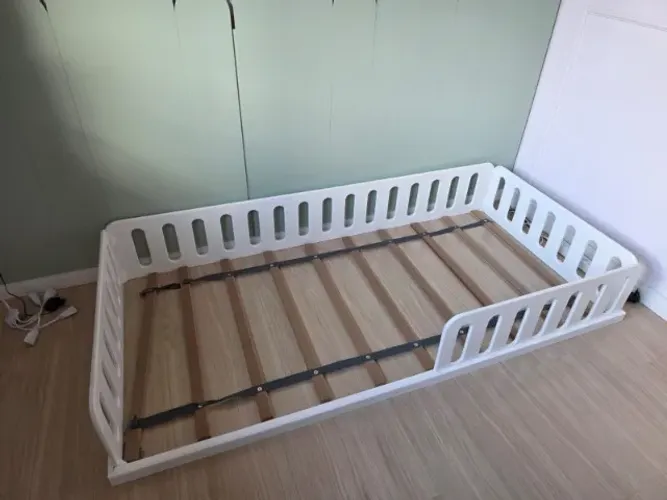 Cama montessoriana laca branca