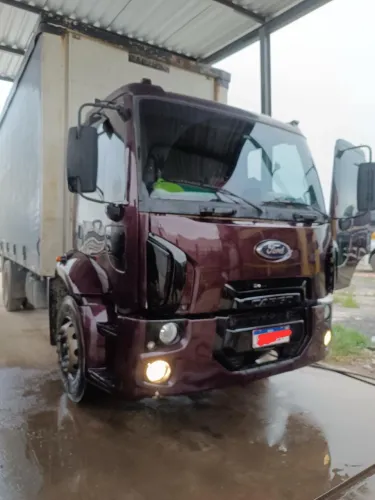 Ford cargo 1717 ano 2012 / panda