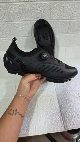 Sapatilha de Ciclismo MTB N 42 NOVA