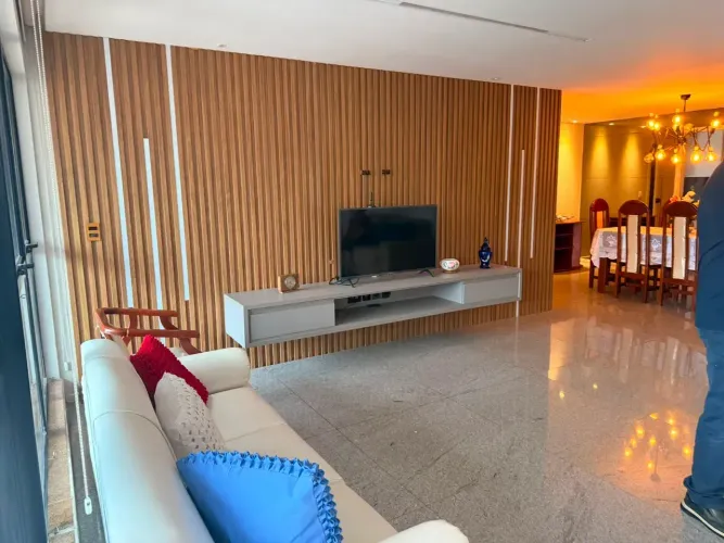 Imóvel para venda tem 330 metros quadrados com 4 quartos em Ponta Verde - Maceió - AL