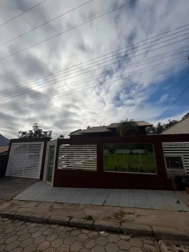 Casa 4 quartos com piscina, área gourmet completa - Terreno com 390m²