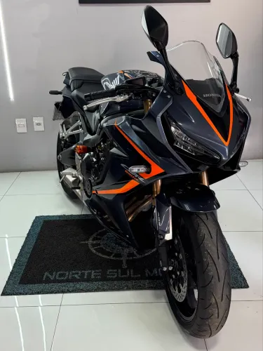 Honda Cbr 650 R apenas 5,503 km ano 2021