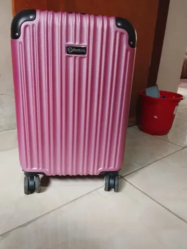 Vende-se uma mala