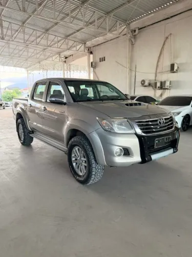 Toyota Hilux CD SRV D4-d 4X4 3.0 TDI Diesel AUT 2013