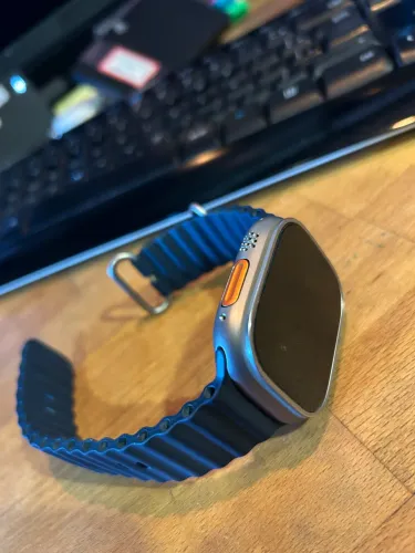 Apple Watch Ultra 2 com caixa de titânio 49 mm