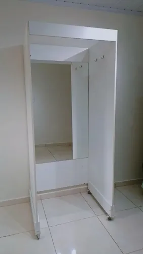 Provador Profissional para Loja 1,98m com Espelho 4mm e Rodinhas