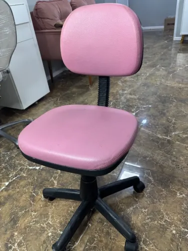 Maca, mocho e aparador para studio 