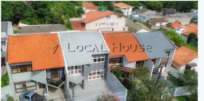 Sobrado à venda em Curitiba, Ahú, com 3 quartos, 201m²