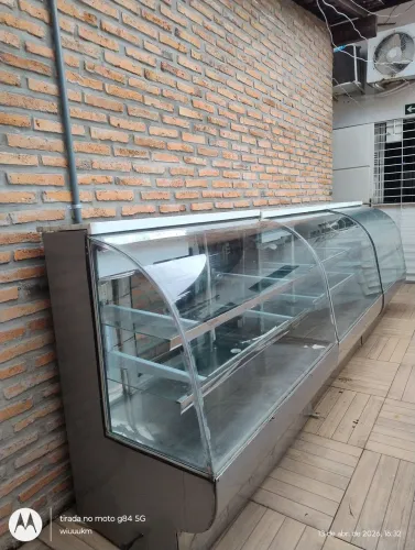 vendo balcão para padaria ou confeitaria  os três balcoes