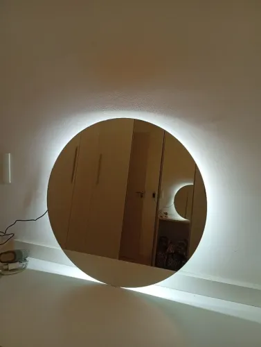 Espelho Led (luz fria) 60x60cm - Novo