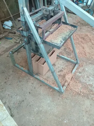 Máquina de bloco poedeira $ 5.000.00
