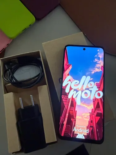 Motorola Moto G35 5G 128GB Grafite - 4 meses de uso + NF + 3 capinhas - R$ 899,00