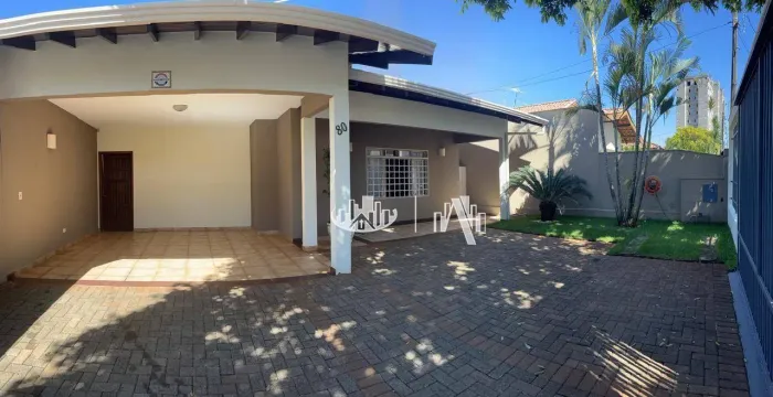 Casa com 3 quartos à venda, 200 m² por R$ 850.000 - San Fernando - Londrina/PR