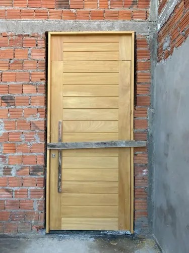 Portas e montagens.
