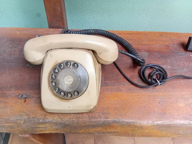 Tefone de disco antigo