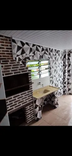 ALUGO CASA DE 3 PEÇAS 