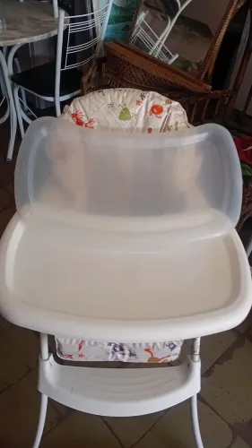 Cadeirinha de alimentação Burigotto (com marcas de uso)