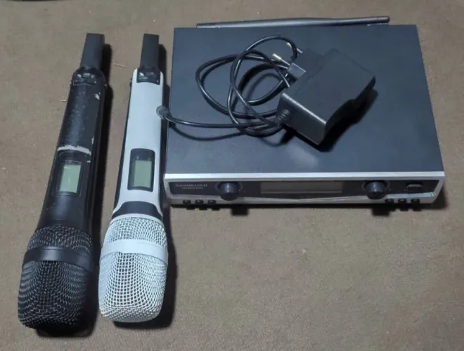 Microfone sem fio duplo SANHEISER profissional
