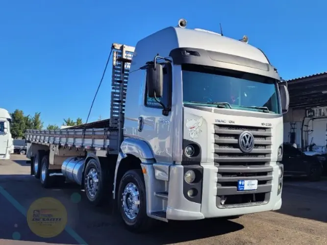Volkswagen 19.320 8x2 Ano 2011/11 Manual na Carroceria 9mts