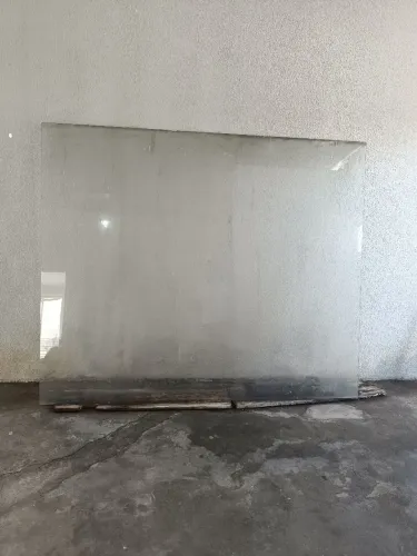 Vendo vidro vitrine temperado com 2.10x2.53,5 8mm