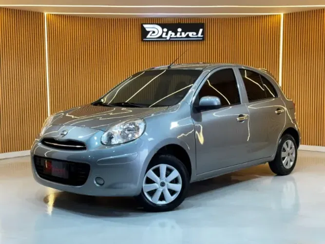 Nissan March 1.0 16V Flex Fuel 5P 2013