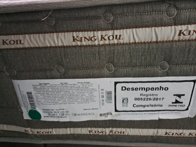 Vende se Conchords Queen King Koil com 5 anos de pouco uso