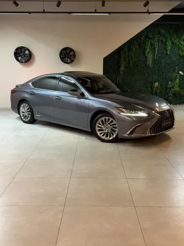 Lexus ES-300H ES300h 2.5 16V Aut. (hybrid) 2020