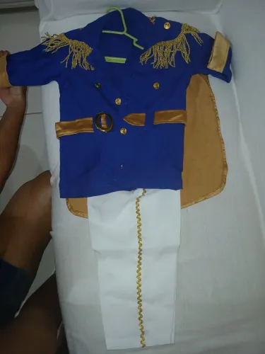 Aluga-se roupa de criança 