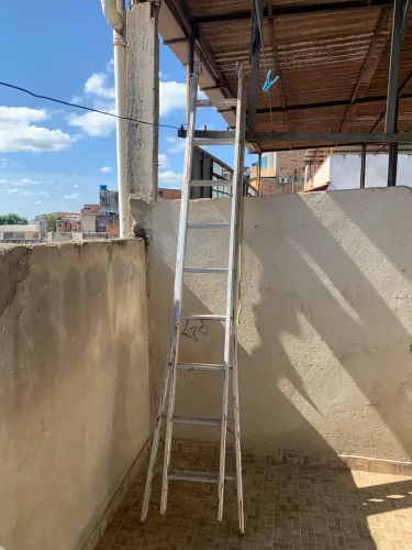 Vendo escada de alumínio pra hoje 